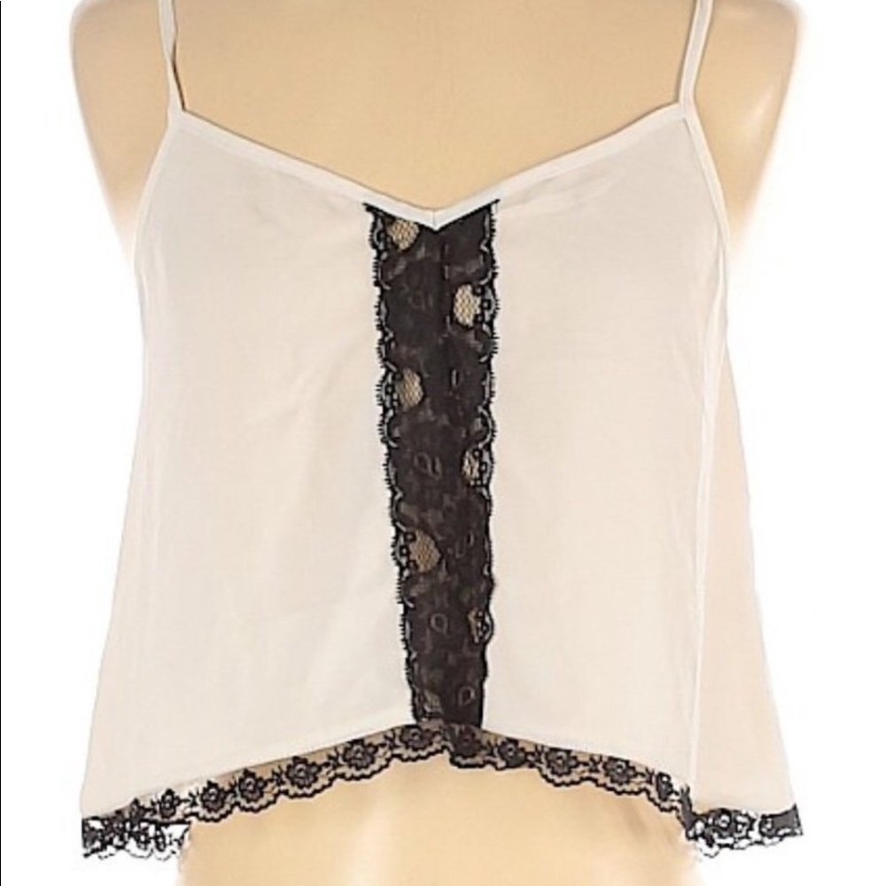 Lace trimmed crop top & lace detail shorts - Picture 2 of 3